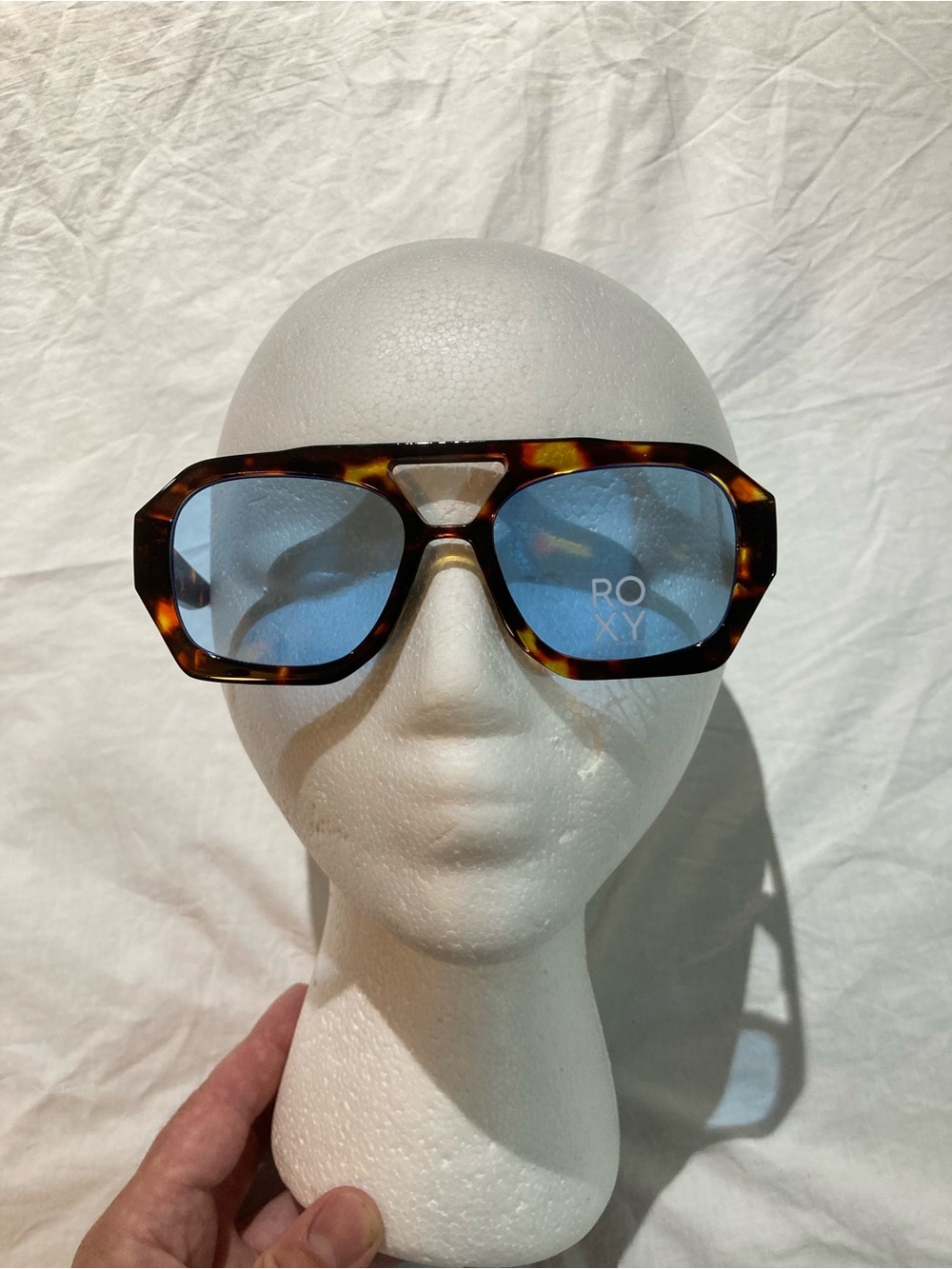 Roxy Tortoise Shell Blue Lense Sunglasses, in Case, NWT!